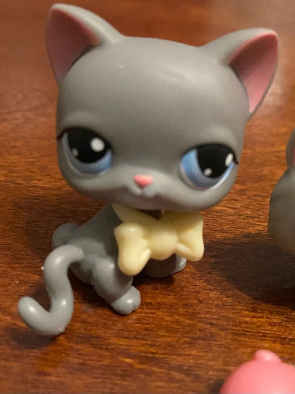 Littlest Pet Shop Gray Cat#74 and Kitten #66 with Extras